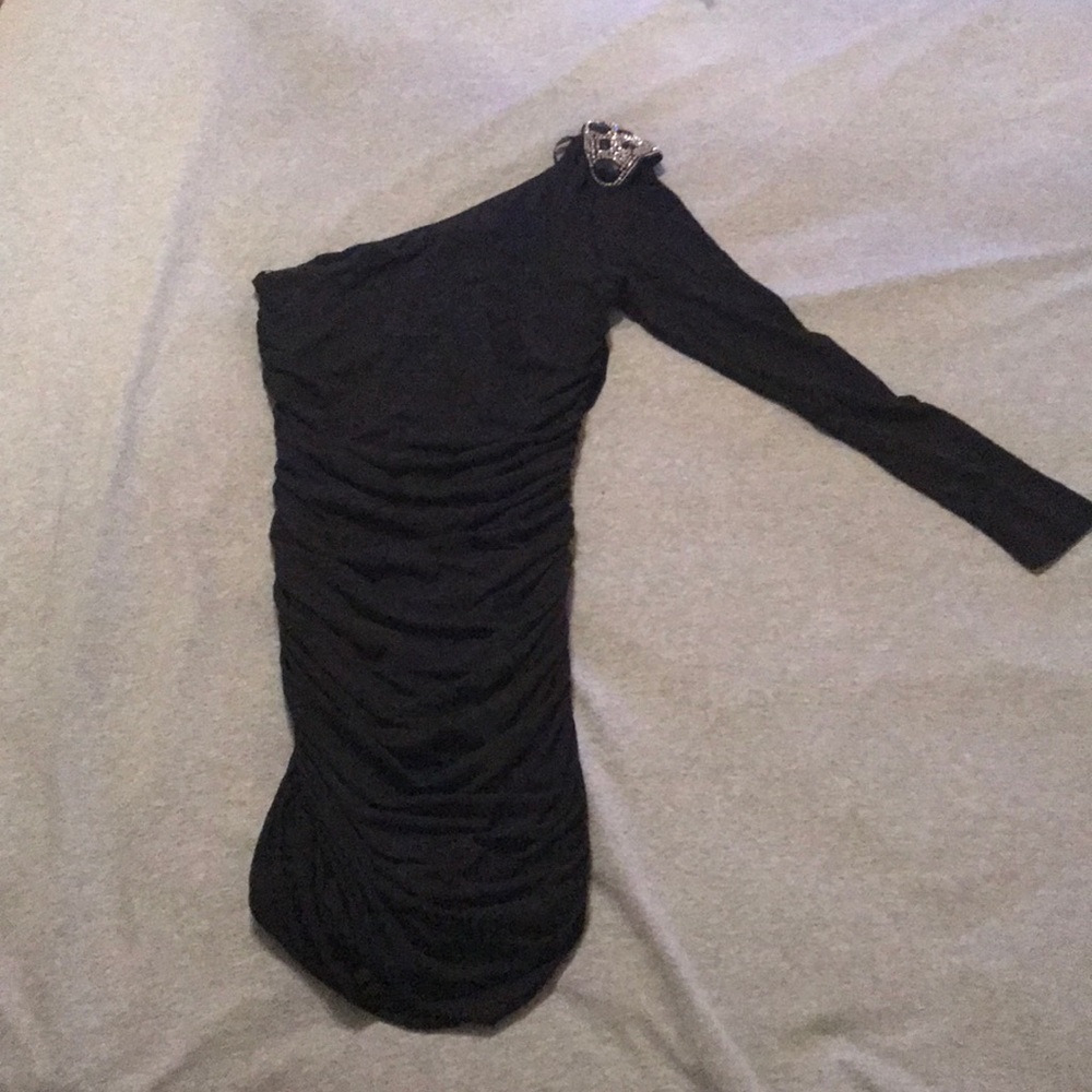 Single sleeve black dress